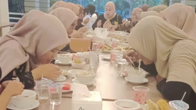 Tradisi Berbuka Bersama, Wujud Syukur dan Kepedulian Sosial