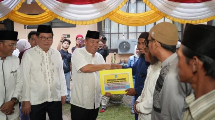Safari Ramadan, Pemprov Babel Salurkan Hibah dan Bansos di Beltim