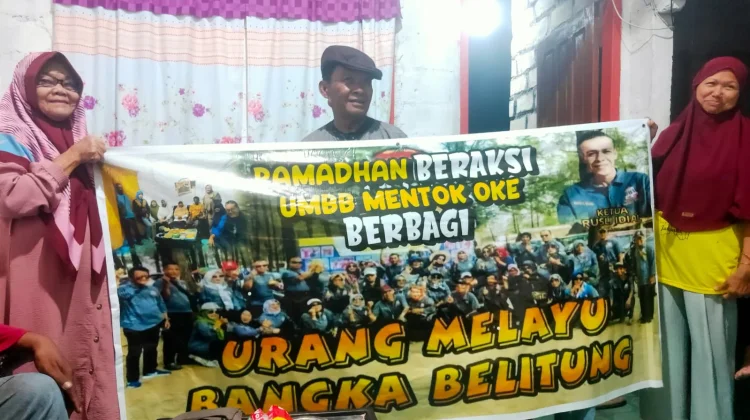 UMBB Bangka Barat Bagi-Bagi Takjil