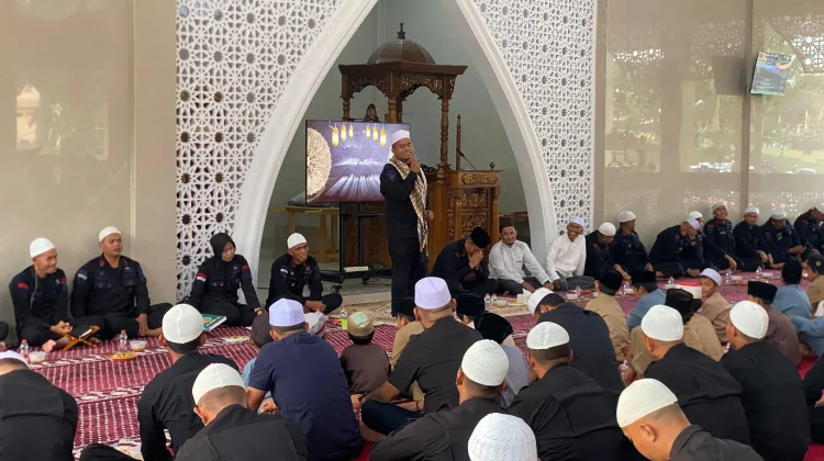 Satbrimob Polda Babel Gelar Bukber dengan Panti Asuhan