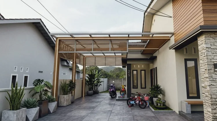 Warga Sungailiat Manfaatkan Tanaman Hias Percantik Teras Rumah