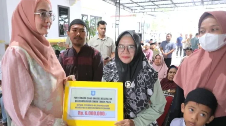 Safari Ramadan Gubernur,  Masyarakat Bangka Tengah Terima Bantuan Sosial