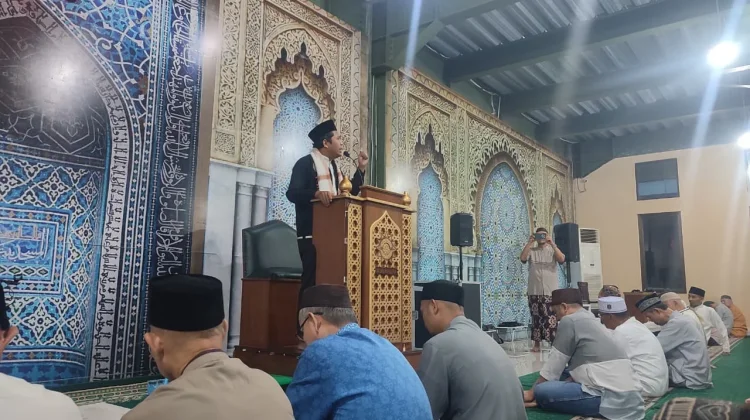 Jaga Konsistensi Salat agar Menjadi Umat yang Beruntung