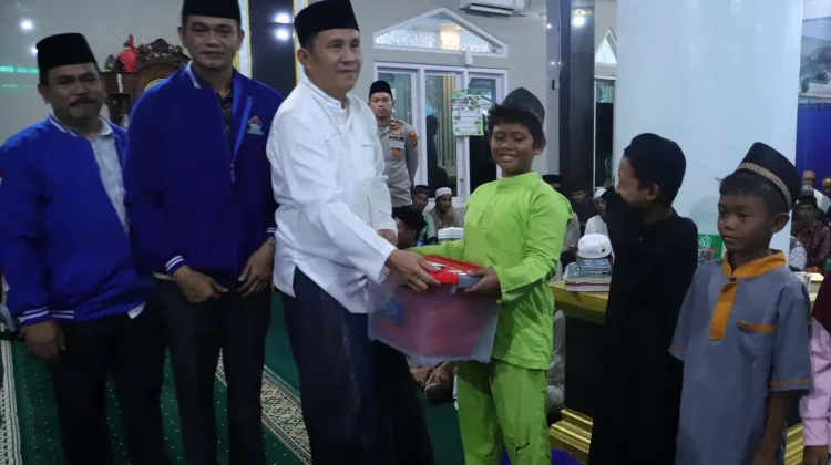 Pemkab Bangka Santuni Nelayan dan Anak Yatim