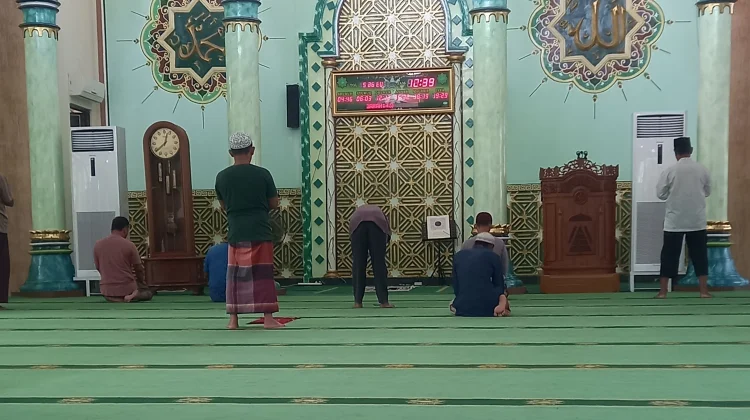 Itikaf di Masjid, Amalan Khusus di Bulan Ramadan