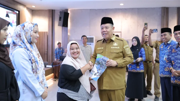 Pemprov Babel Serahkan 144 Sertifikat Halal bagi UMKM