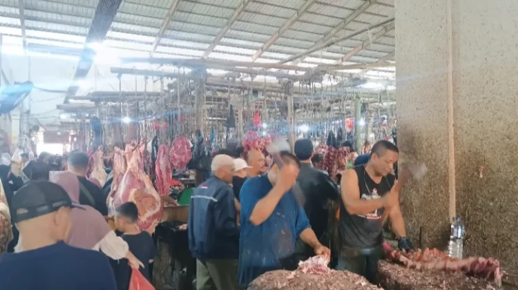 Harga Daging Sapi Rp150 per-kg di Pasar Kite Sungailiat