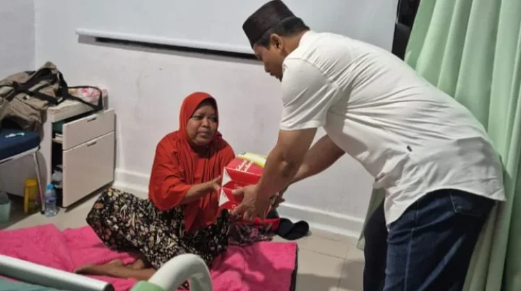 ASN Babel Peduli Bagikan Paket Sahur kepada Keluarga Pasien
