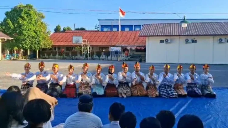 Kreasi Siswa Meriahkan Bukber SMP Plus Setia Budi Sambut Libur Lebaran