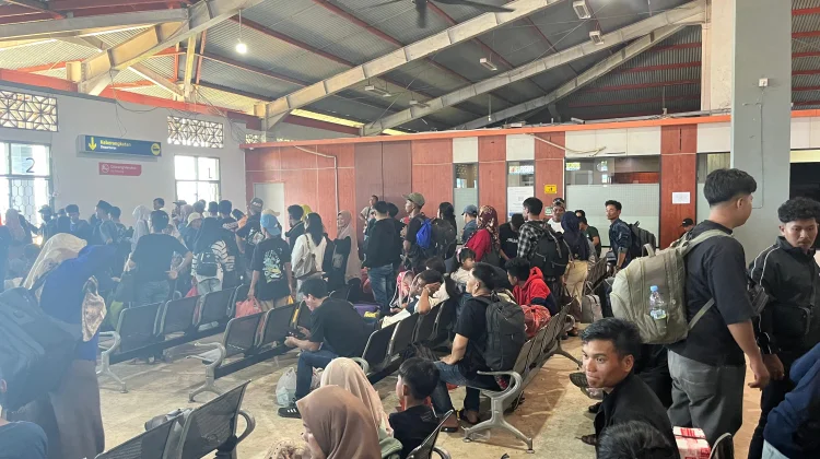 ASDP Bangka Imbau Penumpang Kantongi Tiket untuk Hindari Penumpukan