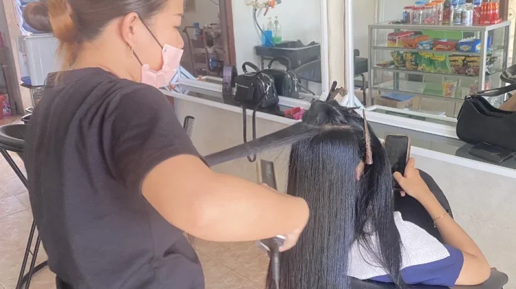 Tren Pelurusan Rambut Bikin Tampil Lebih Percaya Diri
