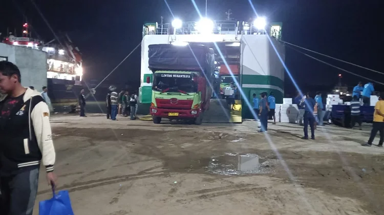 KM Srikandi Lines tiba di Pangkalbalam, Aparat Pastikan Keamanan Maksimal