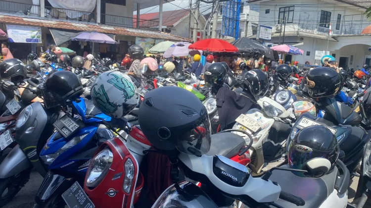 Jelang Lebaran, Pengunjung Pasar Kite Sungailiat Meningkat