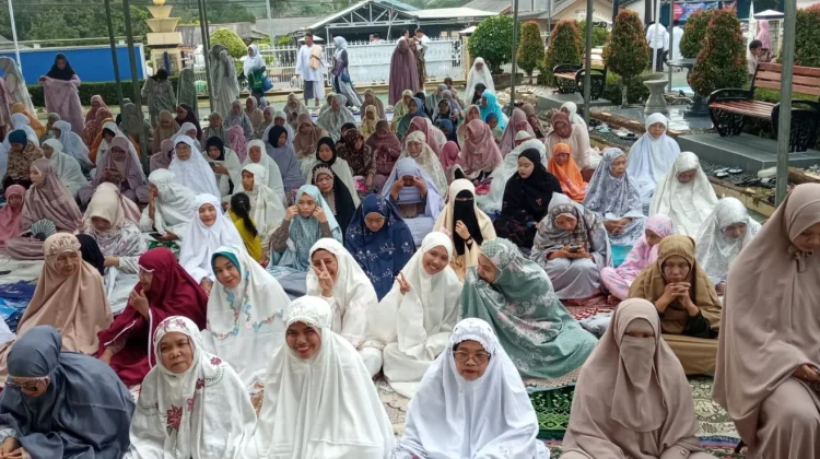 Khidmat, Salat Idulfitri di Nurul Huda Parit Padang