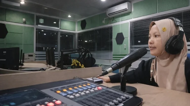 Pelestari Dambus Tanah Merah Menjaga Tradisi lewat Udara