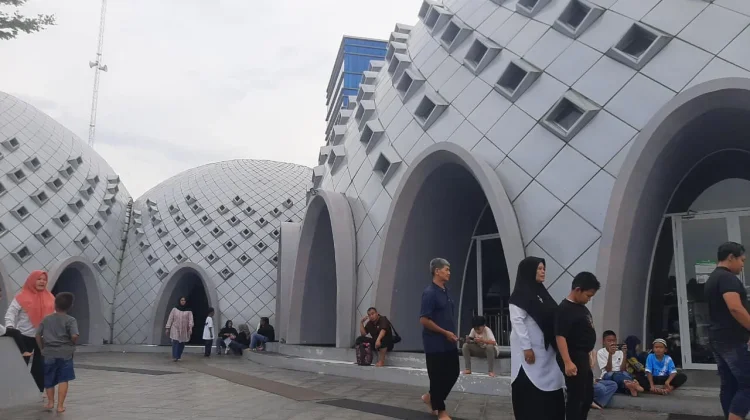Masjid Kubah Timah Jadi Pilihan Masyarakat untuk Wisata Sekaligus Beribadah