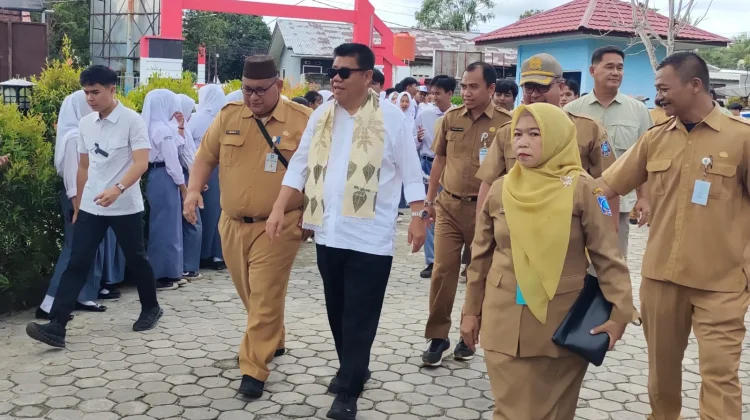 Gubernur Babel Kunjungi SMKN 2 Tanjungpandan, Tanggapi Keluhan Para Tenaga P