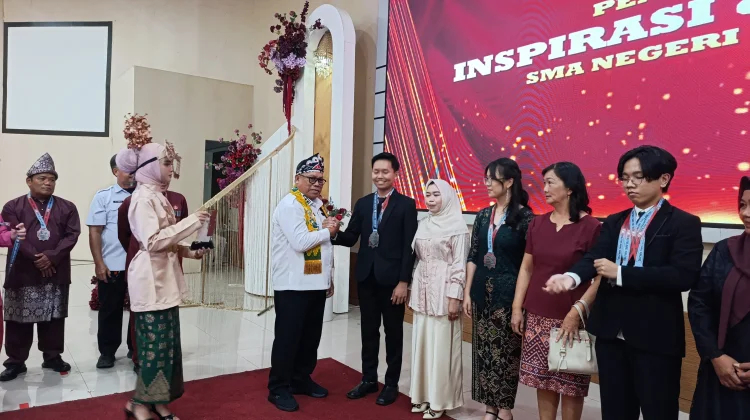 Sebanyak 257 Siswa SMAN 1 Manggar Resmi Dilepas