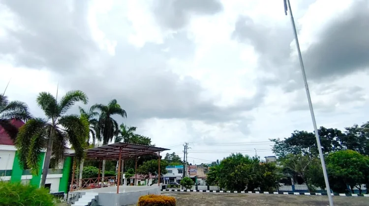 Cuaca Panas, Warga Dianjurkan Perbanyak Minum Air Putih
