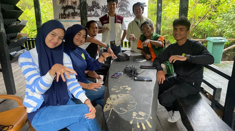 Relawan KKMD Babel Edukasi Ekosistem Pesisir Munjang Mangrove