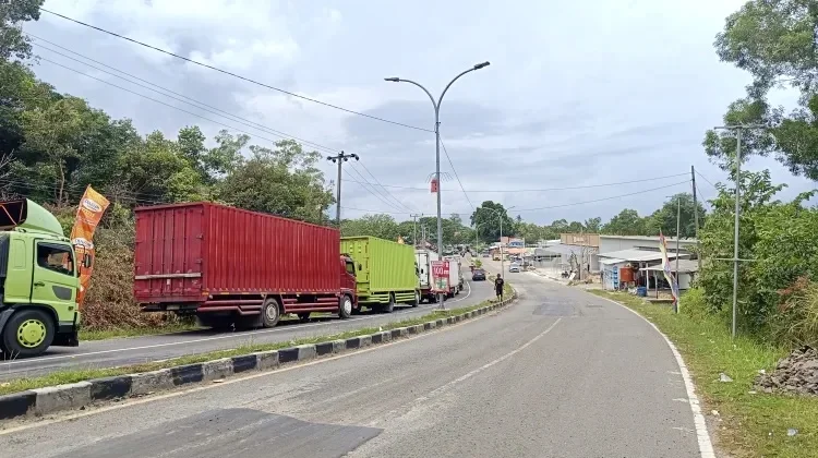 Truk Angkut Sembako-Pupul di Babel Dapat Mengisi BBM Subsidi dengan Barcode