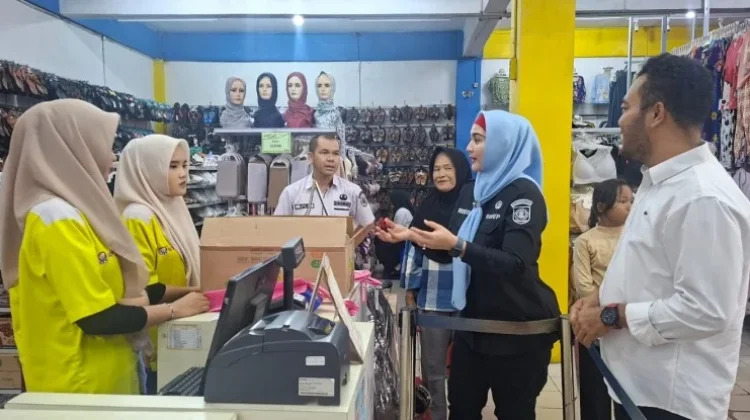 Pelaku Usaha di Basel Terapkan Pembatasan Pemakaian 'Plastik Asoy'