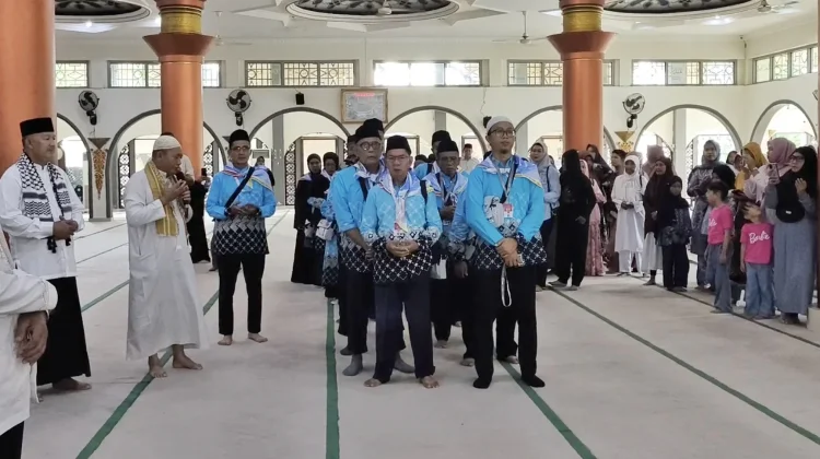 CJH Kloter 8  Bangka Berangkat ke Asrama Haji