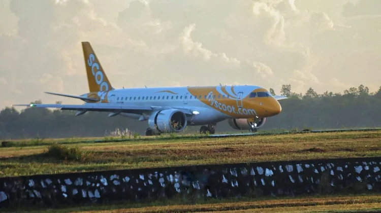 Pesawat Scoot Mendarat Perdana di Belitung, Rute Singapura Resmi Dibuka