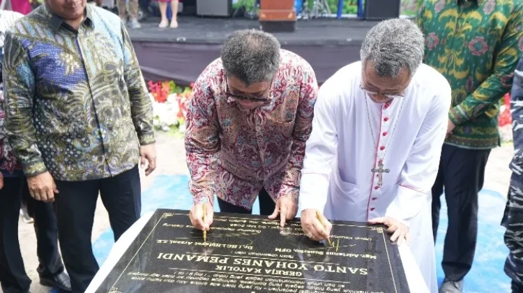 Gubernur Babel Meresmikan Gereja Katolik Santo Yohanes Pemandi Stasi Baturusa
