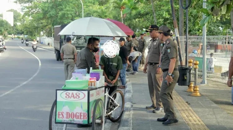 Satpol PP Belitung Tertibkan PKL di Pusat Kota Tanjungpandan