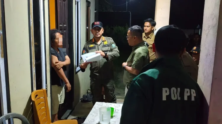 Tindak Lanjuti Aduan Warga, Satpol PP Tertibkan Tempat Hiburan Malam