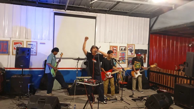 Musisi Sungailiat Tunjukkan Solidaritas lewat Jamming HUT Kota
