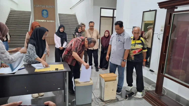Pemkab Bangka Musnahkan Arsip Tahun 2025