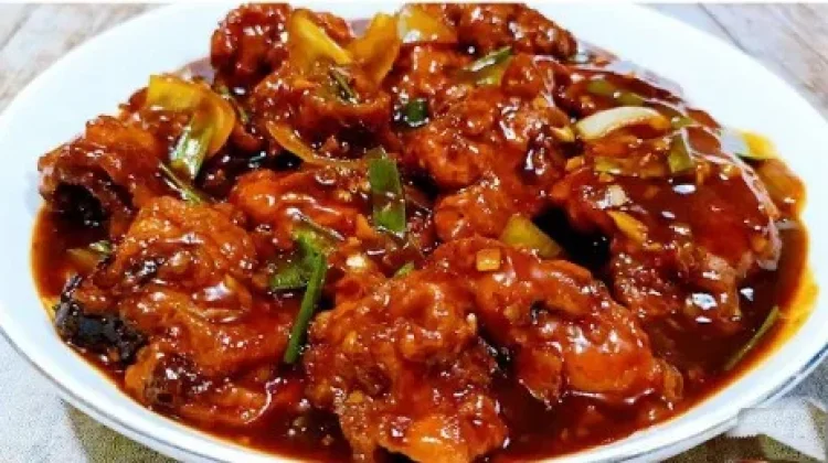 Merah Menggoda, Sensasi Ayam Pedas Bikin Selera Meledak