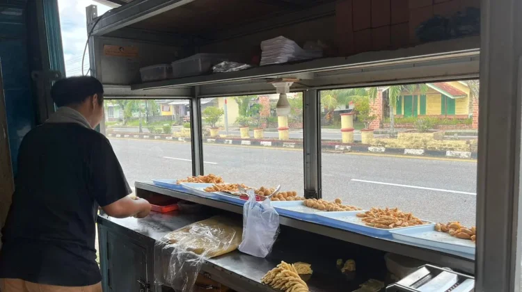 Bertahan Lintas Generasi, Molen Mini Parit Padang Pikat Pecinta Kuliner
