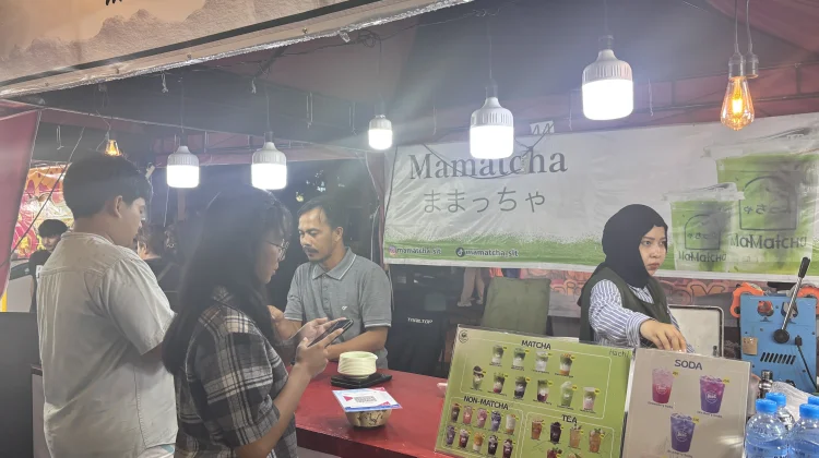 Peserta Bazar UMKM Layani Transaksi Pembayaran dengan Metode QRIS