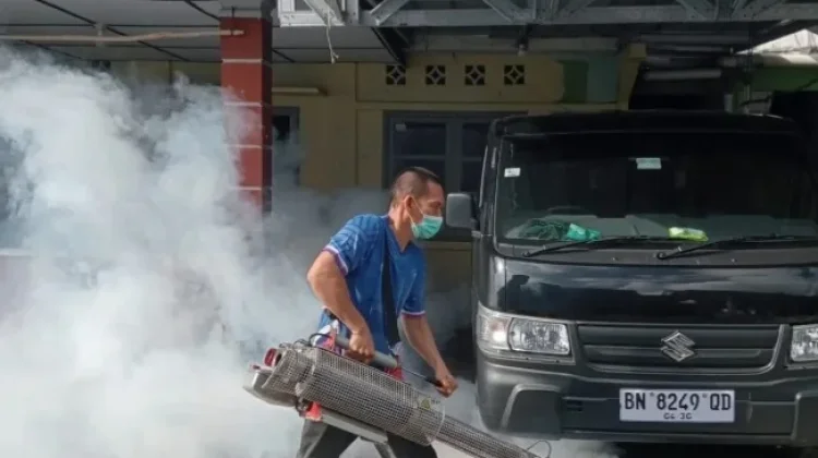 Puskesmas Kenanga Laksanakan Fogging untuk Cegah Penyebaran Kasus DBD