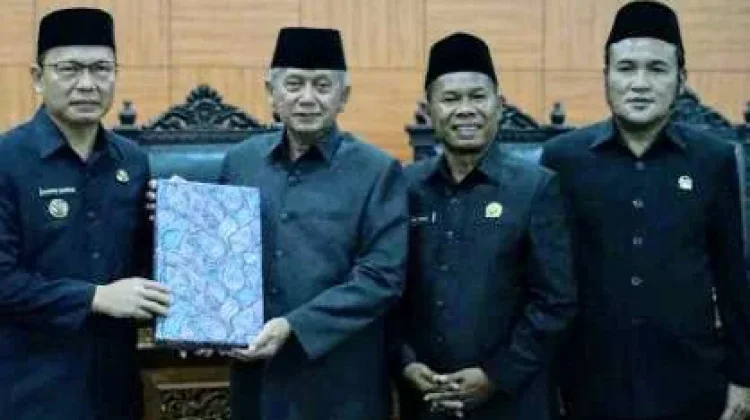 Bupati Algafry Paparkan Raperda RTRW kepada Legislatif Bangka tengah