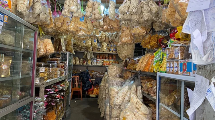 H-6 Iduladha Penjual Makanan Ringan Mengaku Masih Sepi Peminat