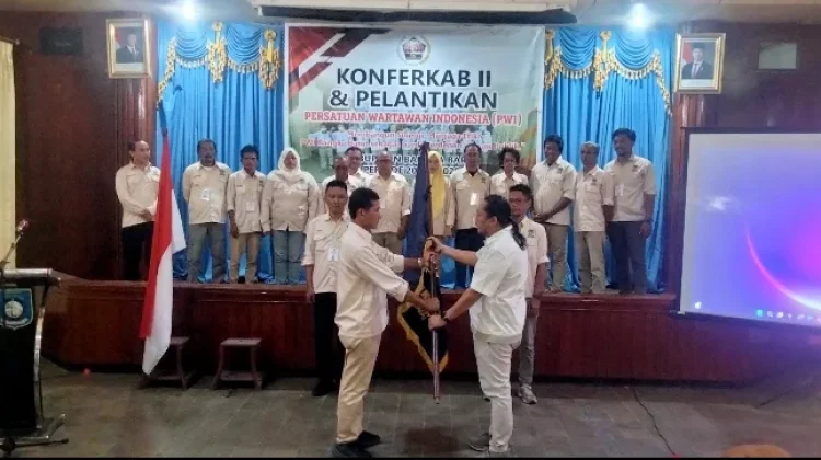 Kepengurusan Baru PWI Babar Resmi Dilantik, Husni Kembali Jabat Ketua