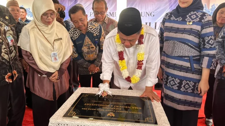 Pemprov Babel Resmikan Gedung Baru SMAN 2 Sungailiat