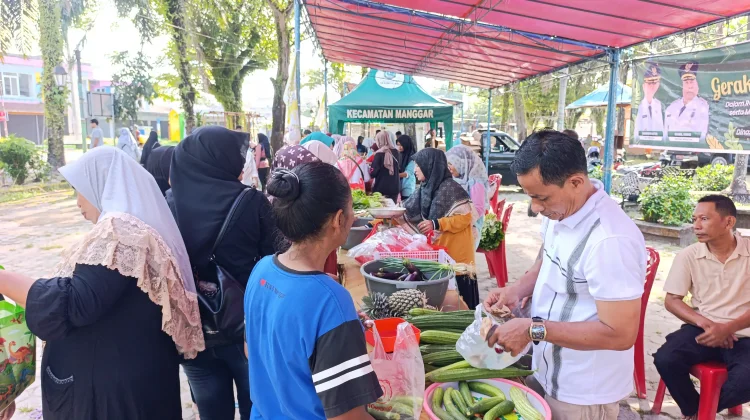Warga Antusias Belanja di GPM jelang Iduladha