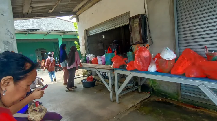 Tempat Penggilingan Daging Mulai Dipadati Warga jelang Iduladha