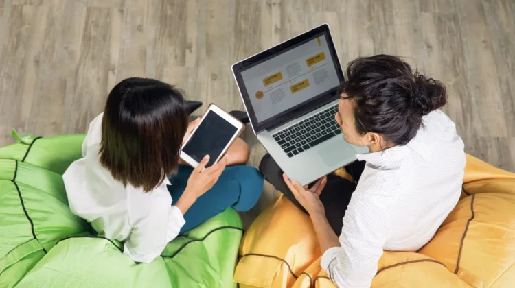 Kolaborasi Orang Tua dan Guru Penting dalam Edukasi Penggunaan Perangkat Digital