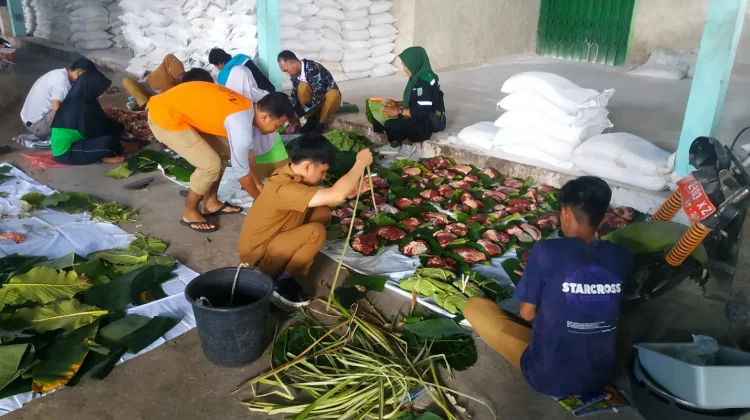 DLH Beltim Imbau Panitia Kurban Gunakan Wadah yang Ramah Lingkungan