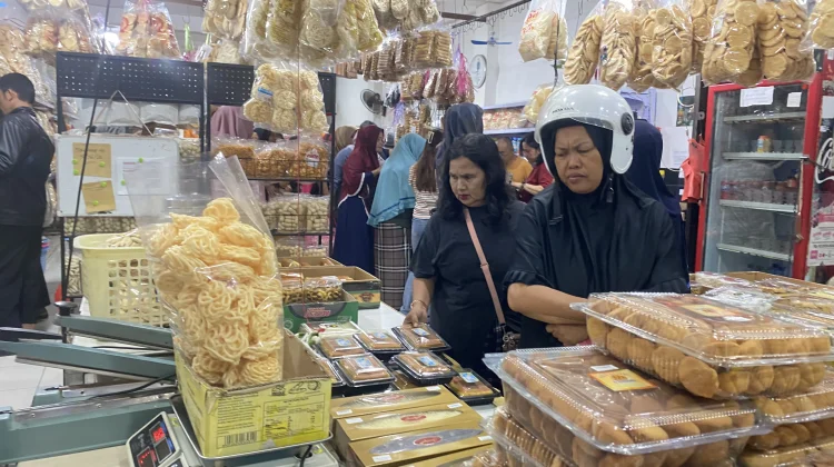 Warga Bangka Sediakan Makanan Ringan untuk Tamu saat Iduladha
