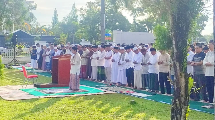 Pemkab Belitung Gelar Salat Iduladha, Bupati Ajak Warga Teladani Keikhlasan