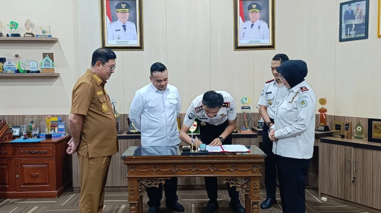 Pemkab Beltim Serahkan Sertifikat Tanah untuk Pembangunan Lapas