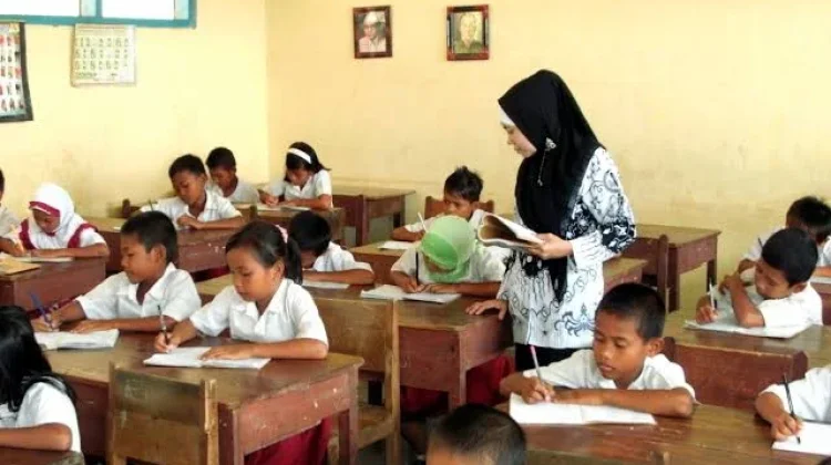 Pemkab Bateng Laksanakan Program 'Desa Sadar Sekolah'