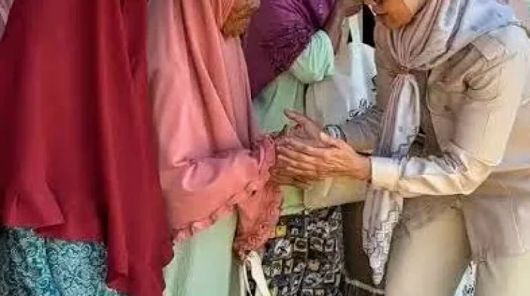 Anggota DPR RI Melati Salurkan Bantuan Beras ke Ratusan Warga 9 Desa di Bateng